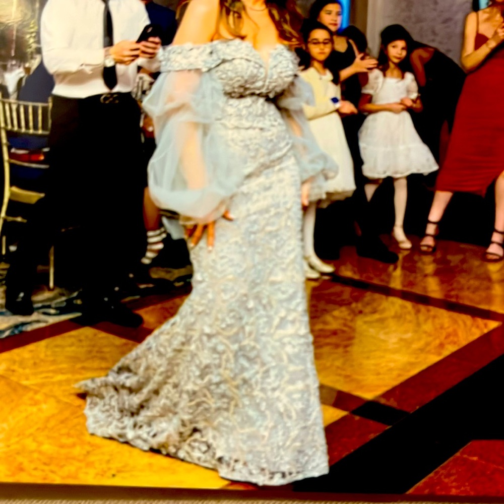 TERani  couture size 8 evening gown